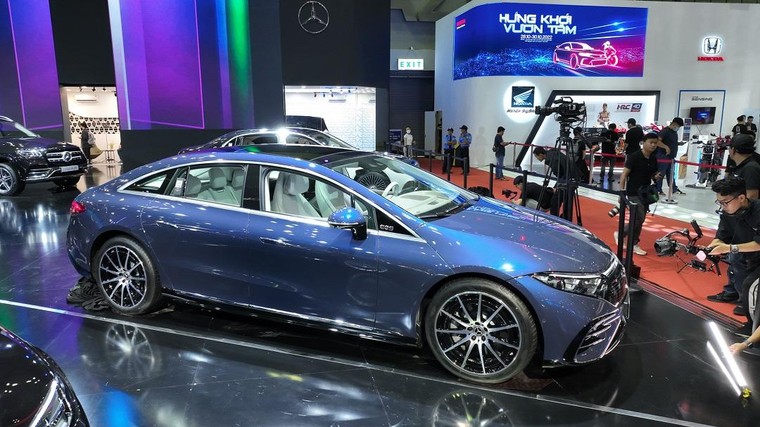 EQS chính thức được Mercedes-Benz ra mắt tại Việt Nam ảnh 1