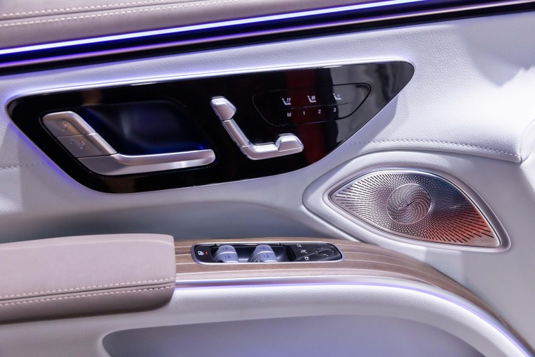 EQS chính thức được Mercedes-Benz ra mắt tại Việt Nam ảnh 7