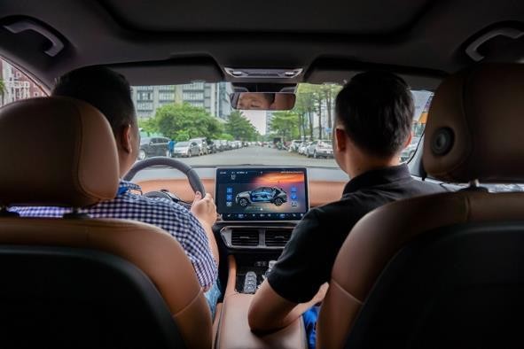 Người Sài Gòn lái thử VinFast VF 8: “Đáng mua nhất trong tầm giá 1 tỷ đồng!” ảnh 5