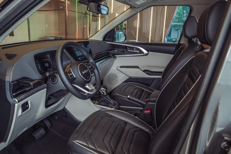 KIA Carens chính thức xuất hiện tại Việt Nam ảnh 8