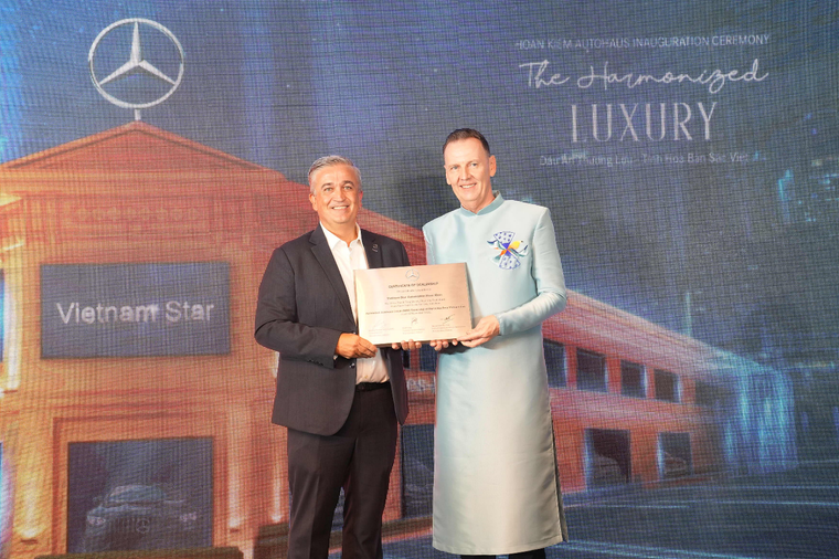 Khai trương đại lý Mercedes-Benz Vietnam Star hoàn kiếm ảnh 4