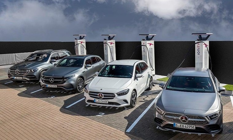 Mercedes-Benz sẽ điều chỉnh giá bán 1 số dòng xe từ 2023 ảnh 1