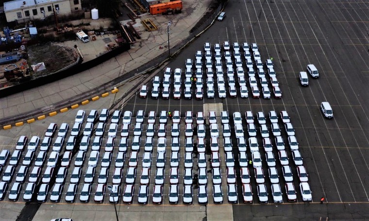 VinFast nhận đủ giấy phép bán hàng tại Mỹ - lô xe VF8 đầu tiên đã cập cảng ảnh 1