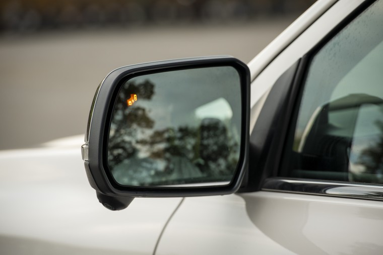 Ford Việt Nam nâng cấp Everest Titanium 4x2 với gói công nghệ an toàn, thông minh ảnh 4