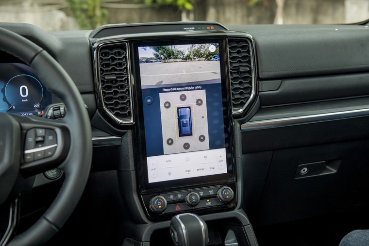 Ford Việt Nam nâng cấp Everest Titanium 4x2 với gói công nghệ an toàn, thông minh ảnh 2