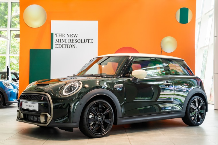 MINI Cooper S 3-Cửa Resolute Edition mới – Mang tinh thần xe đua Anh Quốc lên phố thị ảnh 1