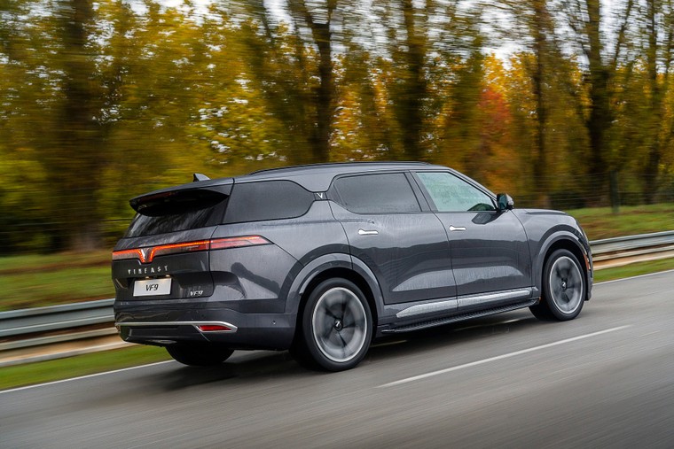 Chính thức bàn giao VinFast VF9 từ 27/3/2023 ảnh 1