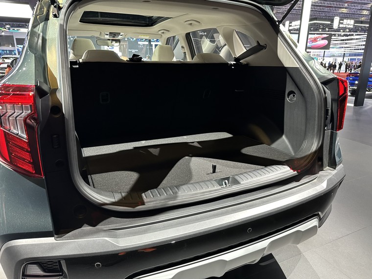 Ảnh thực tế KIA Seltos 2024: cao cấp hơn, bổ sung trang bị ảnh 14