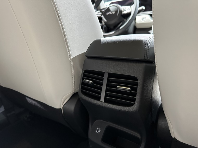 Ảnh thực tế KIA Seltos 2024: cao cấp hơn, bổ sung trang bị ảnh 13