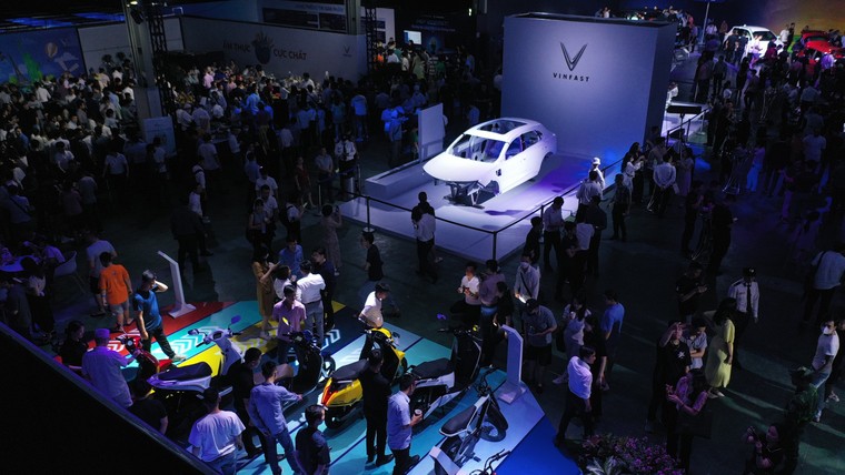 Bộ tứ VinFast VF3, VF6, VF7 và xe đạp điện chính thức ra mắt thị trường Việt Nam ảnh 7