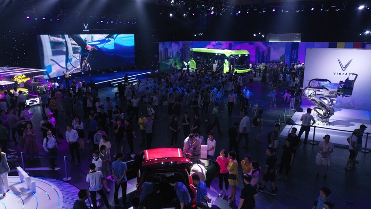 Bộ tứ VinFast VF3, VF6, VF7 và xe đạp điện chính thức ra mắt thị trường Việt Nam ảnh 1