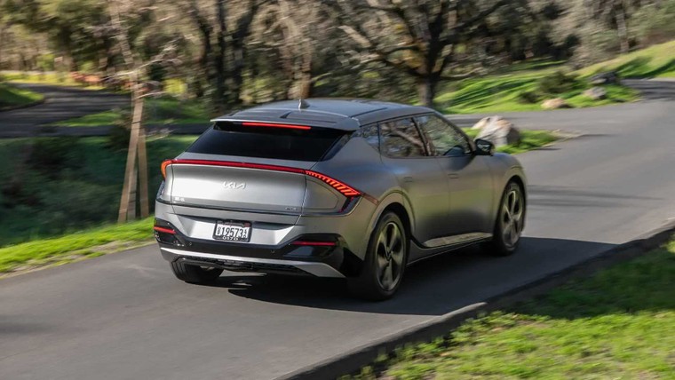 Mỹ mở cuộc điều tra hiện tượng mất điện đột ngột trên KIA EV6 2022 ảnh 2