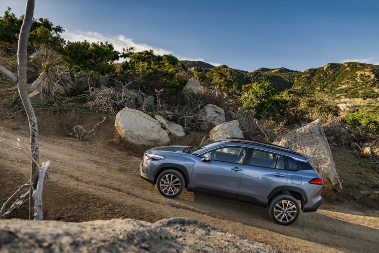 Toyota tiếp tục khuyến mãi 50% lệ phí trước bạ cho Corolla Cross trong tháng 8/2023 ảnh 1