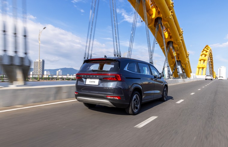 Hyundai Custin chính thức ra mắt Việt Nam, giá từ 850 triệu đồng ảnh 13