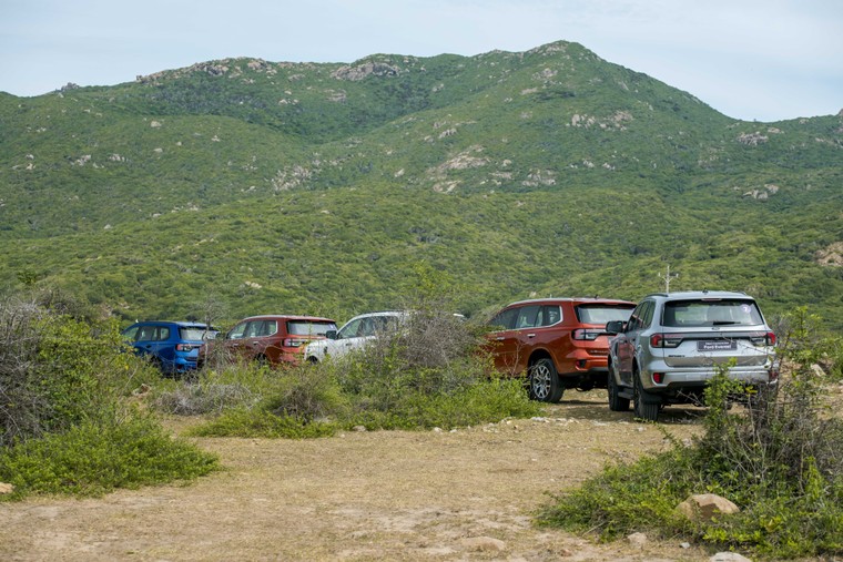 Ford Everest vượt trội so với các đối thủ cùng phân khúc SUV hạng D ảnh 7