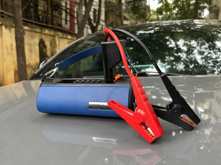 Yên tâm di chuyển trên mọi hành trình với máy bơm lốp kích bình ô tô 4 trong 1 Medicar ảnh 4