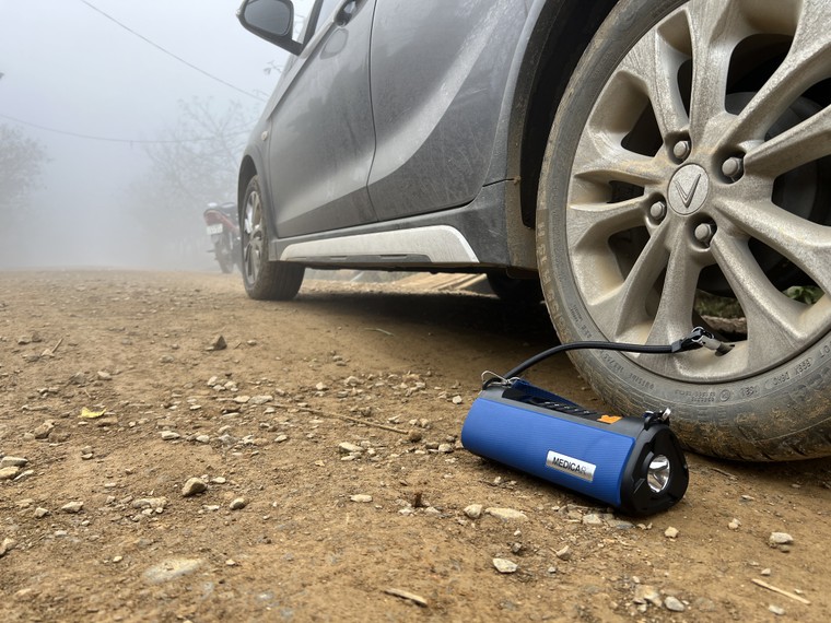 Yên tâm di chuyển trên mọi hành trình với máy bơm lốp kích bình ô tô 4 trong 1 Medicar ảnh 2