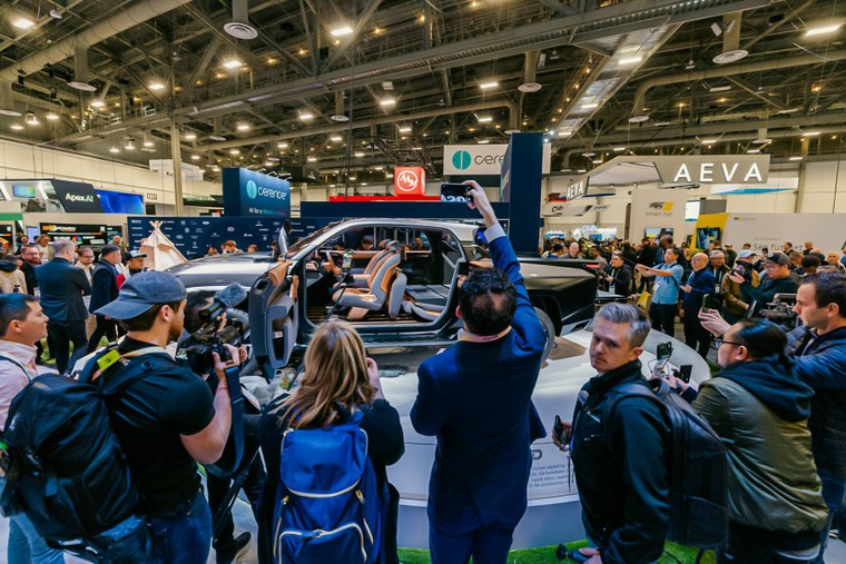 VinFast VF3 được người dùng quốc tế nhận xét có thể là 'tương lai của di chuyển' ảnh 4