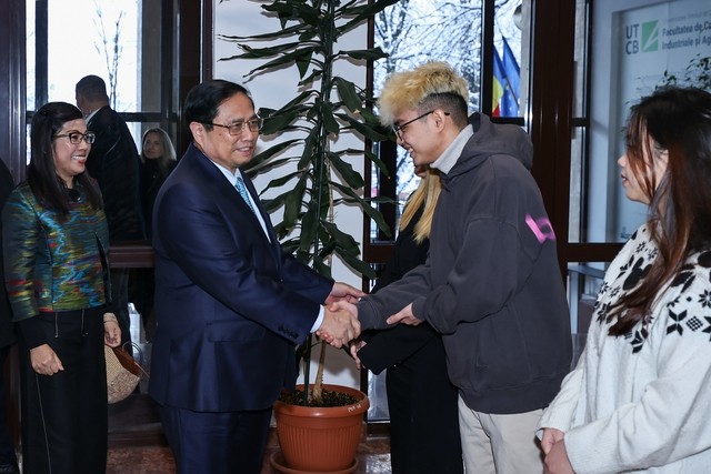 Thủ tướng Phạm Minh Chính thăm, làm việc tại Đại học Kỹ thuật Xây dựng Bucharest ảnh 1