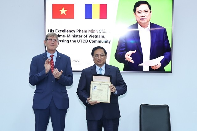 Thủ tướng Phạm Minh Chính thăm, làm việc tại Đại học Kỹ thuật Xây dựng Bucharest ảnh 5