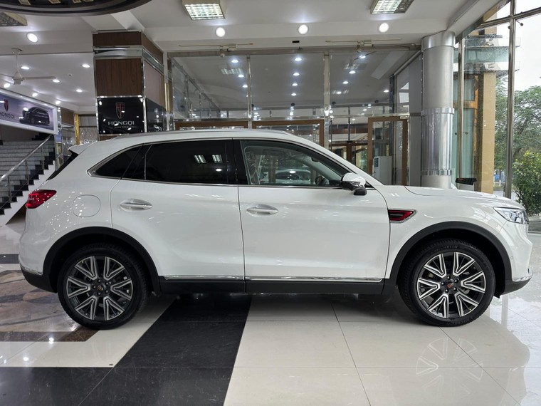 Hongqi HS5 bất ngờ xuất hiện tại Việt Nam, giá tin đồn làm các đối thủ điêu đứng ảnh 4