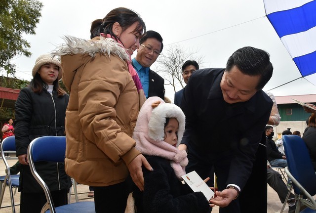 Phó Thủ tướng Lê Minh Khái thăm, chúc Tết đồng bào Điện Biên ảnh 3