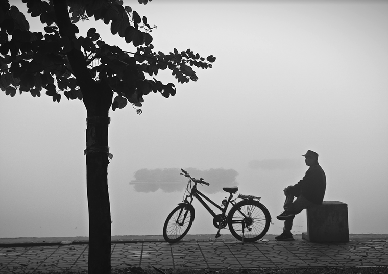 Hà Nội mù sương trong ngày tiễn ông Công ông Táo về trời ảnh 11