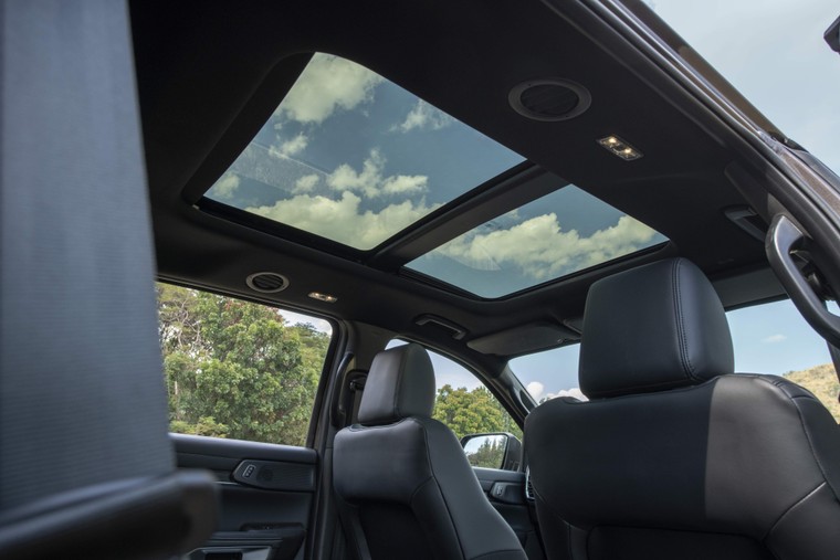 Ford Everest tại Việt Nam bổ sung phiên bản cao cấp nhất - Platinum ảnh 5