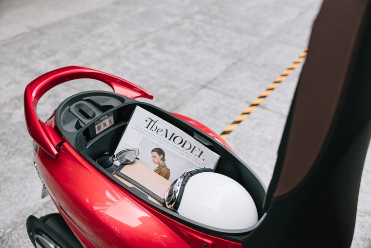 Thùy Tiên phối đồ đơn giản nhưng vẫn thu hút ánh nhìn nhờ phụ kiện ảnh 4