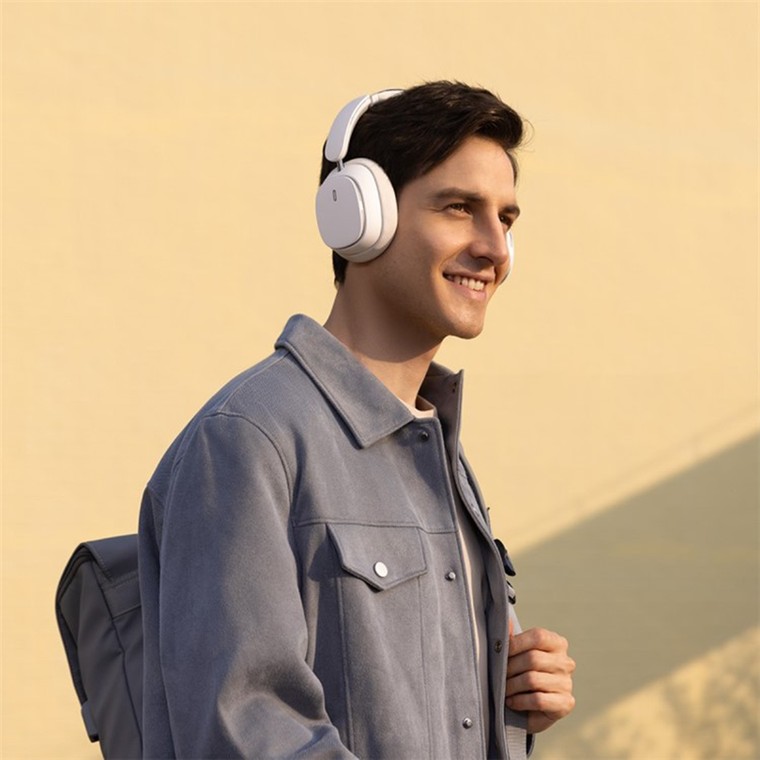 4 mẫu tai nghe chụp tai với công năng cách âm tốt đi đôi cùng 'ngoại hình' thời trang ảnh 2