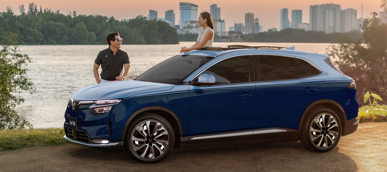 VinFast tái định vị VF 8 với phiên bản 'Thăng hạng đẳng cấp' VF 8 Lux ảnh 3