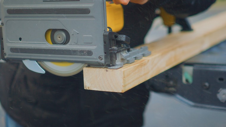 Tự chế vách ngăn thùng xe, giúp Ford Ranger linh hoạt hơn ảnh 2