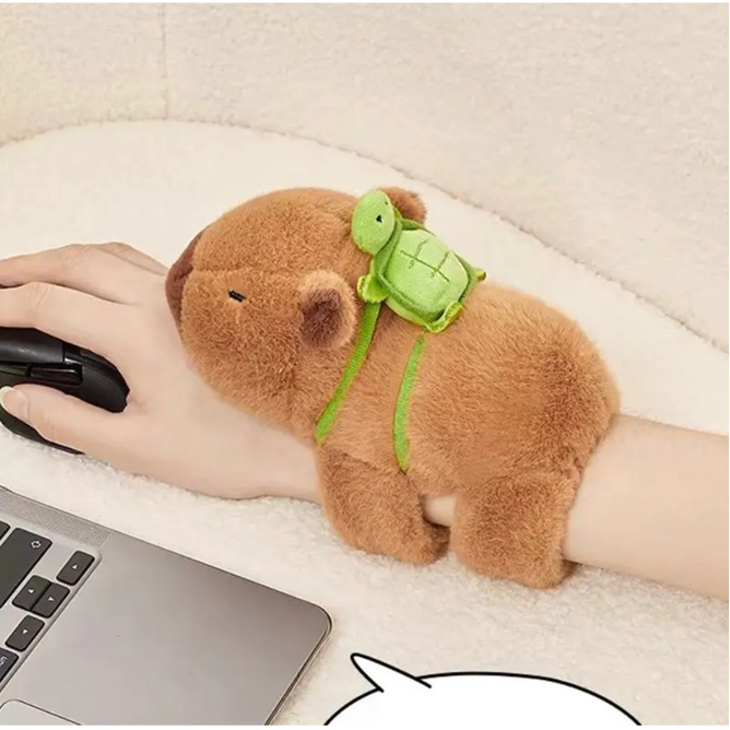 Sức hút của những chú Capybara chưa hạ nhiệt, giới trẻ tranh thủ săn lùng loạt item hot hit ảnh 3