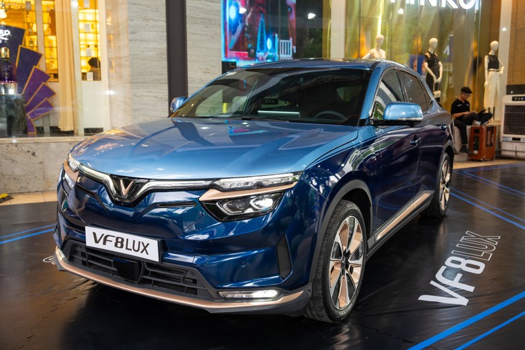 VinFast ưu đãi thêm 50% lệ phí trước bạ cho các dòng xe VF 6/7/8/9 cùng nhiều quà tặng hấp dẫn ảnh 2