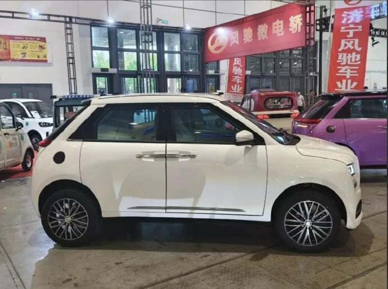 Ô tô cỡ nhỏ nhái thiết kế Rolls-Royce, Maybach giá 50 triệu đồng cực hot tại Trung Quốc ảnh 4