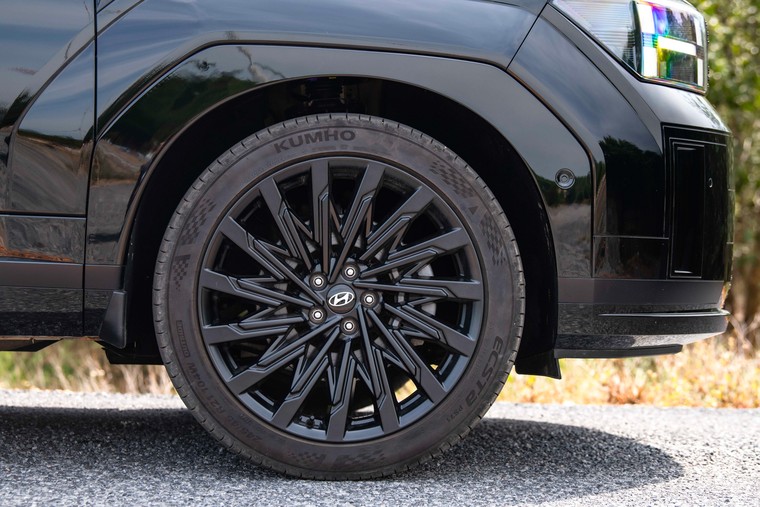 Hyundai Santa Fe hoàn toàn mới chính thức ra mắt tại Việt Nam ảnh 4