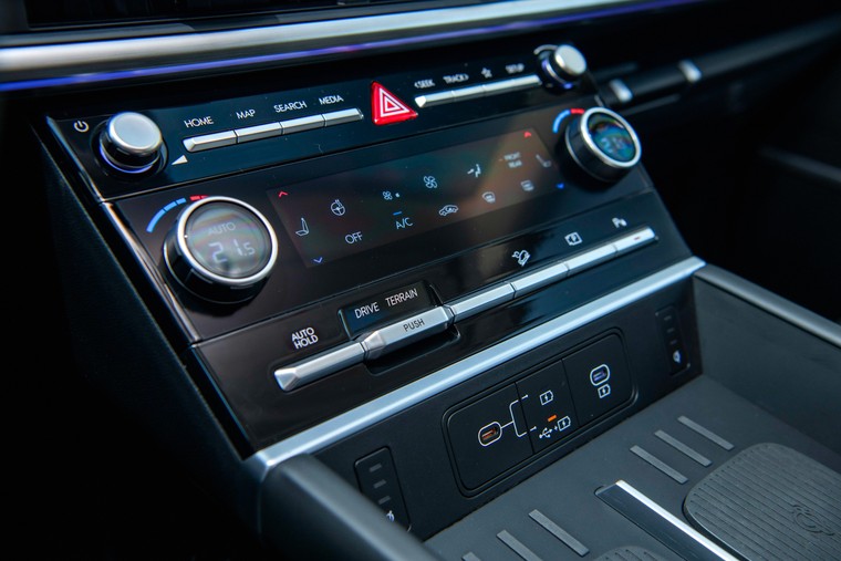 Hyundai Santa Fe hoàn toàn mới chính thức ra mắt tại Việt Nam ảnh 10