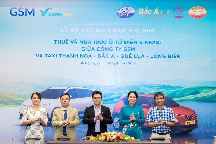 4 hãng taxi lâu đời tại Hà Nội bắt tay Xanh SM chuyển đổi xanh với 1.000 xe điện ảnh 1