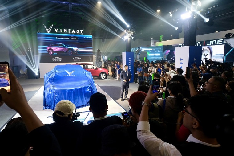 VinFast chính thức mở bán ô tô điện VF 7 tại Philippines ảnh 3