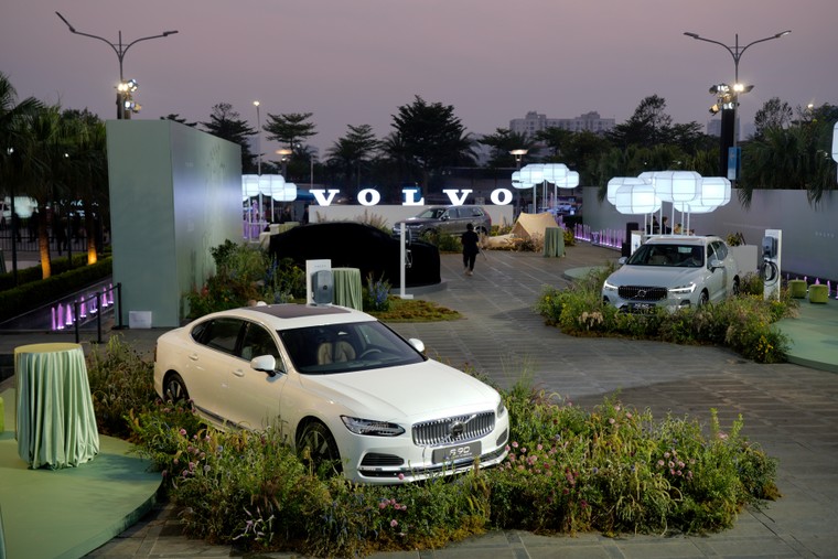 Volvo Cars chính thức ra mắt mẫu xe thuần điện đầu tiên tại Việt Nam EC40 sau khi hoàn thiện dải sản phẩm Plug-in Hybrid ảnh 2