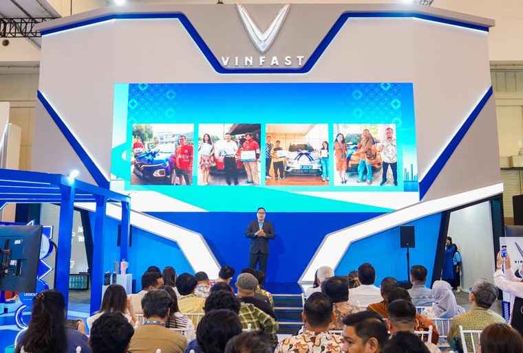 VinFast chính thức bàn giao ô tô điện VF5 tại Indonesia ảnh 2