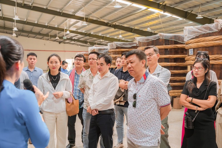 Thúc đẩy TMĐT, doanh nghiệp Thanh Hóa “giữ lửa” cho nghề làm mắm truyền thống ảnh 2