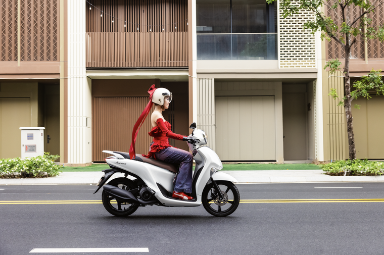 Kỹ năng lái xe tay ga an toàn trong mưa phùn ảnh 2