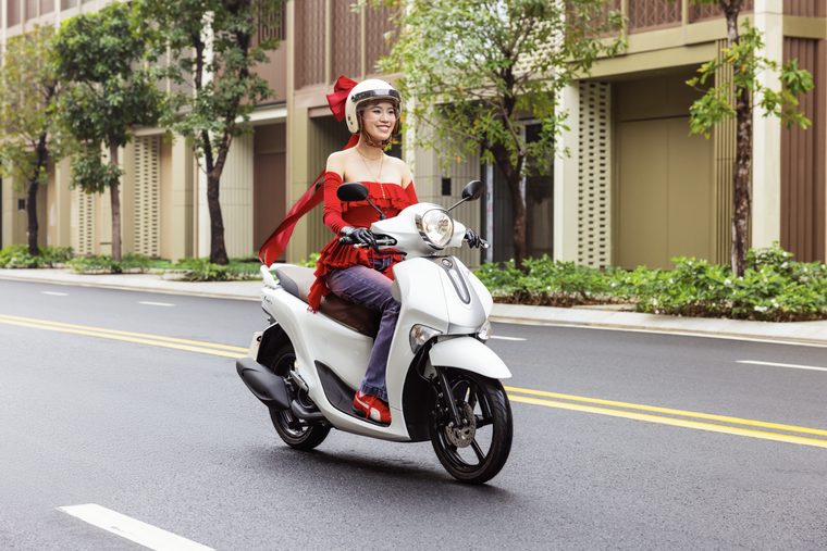 Kỹ năng lái xe tay ga an toàn trong mưa phùn ảnh 3