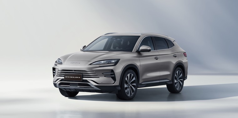 Mẫu xe DM-i Super Hybrid SEALION 6 đã có mặt tại Việt Nam và sẵn sàng ra mắt ảnh 1