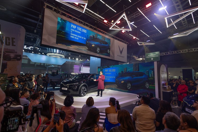 VinFast mở bán mẫu B-SUV VF6 và công bố chính sách sạc miễn phí ô tô điện tại Philippines ảnh 3