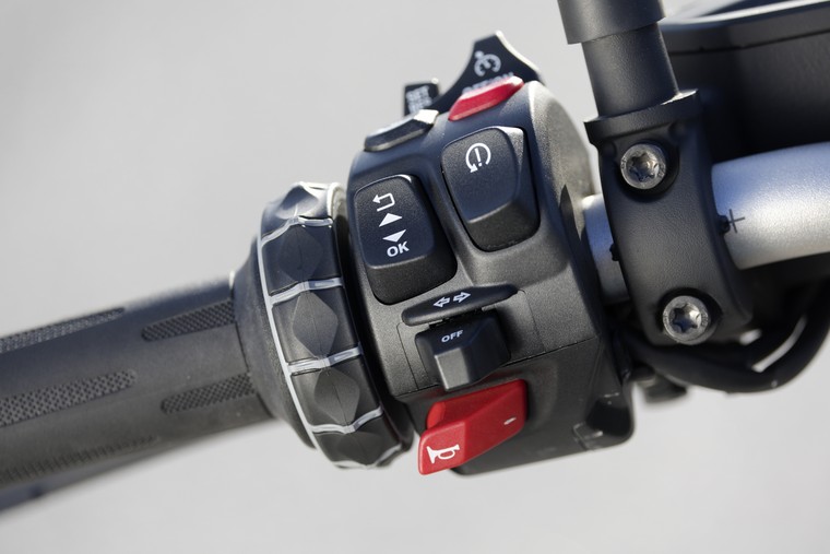 BMW R 12 nineT mới chính thức ra mắt tại Việt Nam: kết hợp hoàn hảo giữa cổ điển và hiện đại ảnh 4