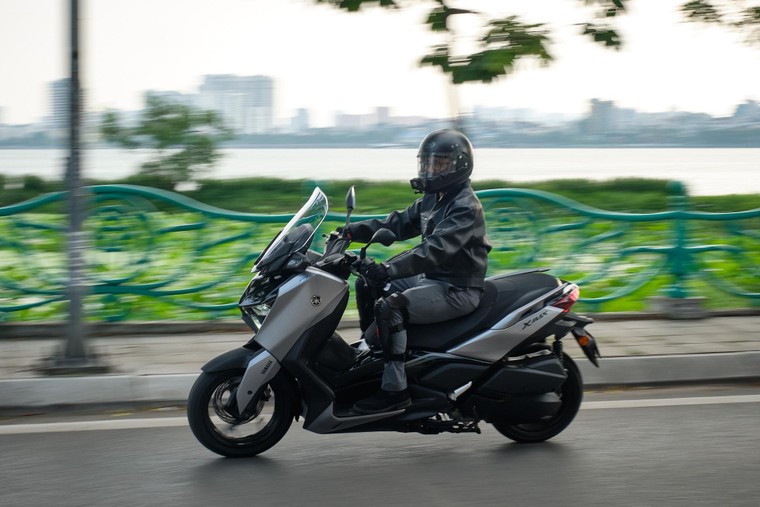 Yamaha XMAX 300: mẫu maxi-scooter hiện đại, cân cả tốc độ, tiện nghi và công nghệ ảnh 1