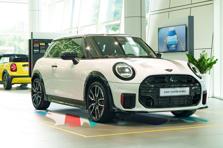 Bộ đôi MINI John Cooper Works thế hệ mới: Kỷ nguyên mới của xe hiệu năng cao ảnh 1