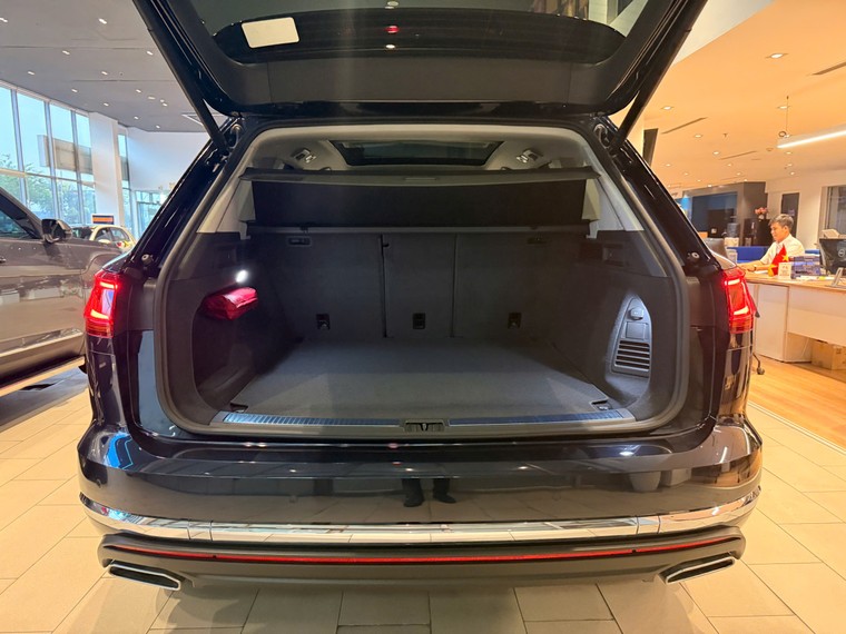 Volkswagen Touareg ưu đãi đặc biệt cuối năm: Giảm trực tiếp 330 triệu đồng, cơ hội sở hữu SUV hạng sang đẳng cấp Đức ảnh 3